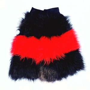 Schwarz und Rot gestreift Flauschige Beinstulpen, Fluffies, Kunstfell Bild 3