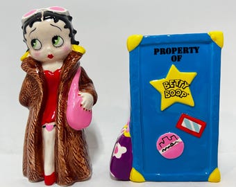 Vintage 2000 Traveling Betty Boop Salt and Pepper Shakers