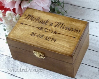 Large Wedding Ring Box. Rustic Ring Bearer Box. Wooden Personalized Ring Pillow Alternative. Custom Engraved Ring Holder. Arrows and Heart.
