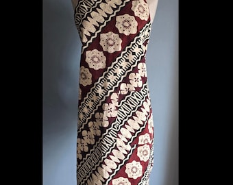 Vintage tapa print Hawaiian full apron.