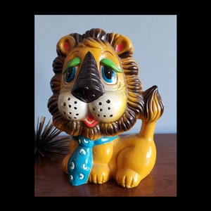Vintage groovy lion bank.