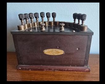 Antique resistance box