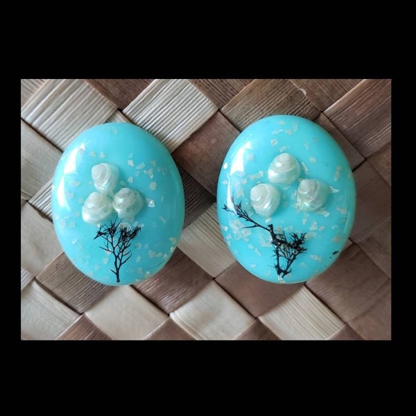 Vintage  Blue Lucite with Confetti and Seashell bouquets Clip on Earrings.