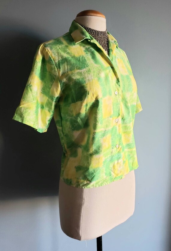 Early 1960s cotton abstract print blouse. - image 4