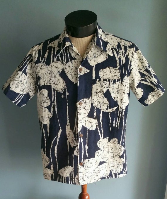 Vintage blue Hawaiian shirt by Catalina.