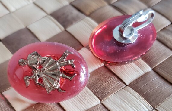 Vintage Red Lucite Swing Dancer Clip On Earrings. - image 6