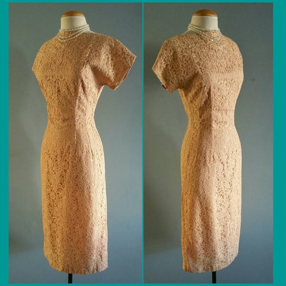 1950s floral lace wiggle dress. - image 1