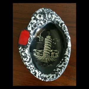 Leaning tower of Pisa italian ceramic ashtray.