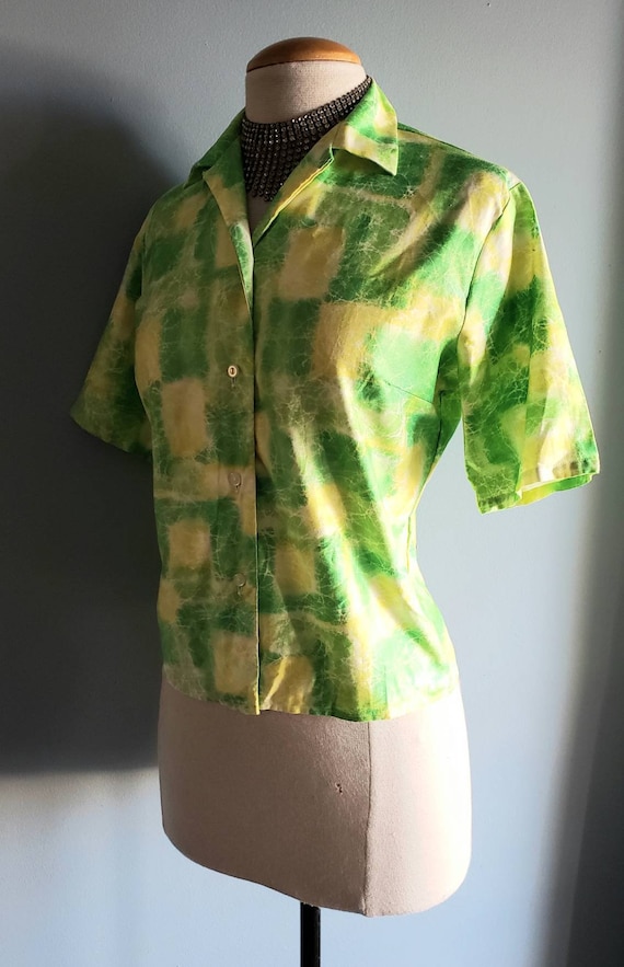 Early 1960s cotton abstract print blouse. - image 3