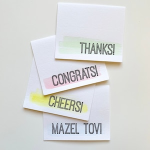 Merci, Bravo, félicitations et Mazel Tov typographiques et des cartes aquarelle, lot de 4