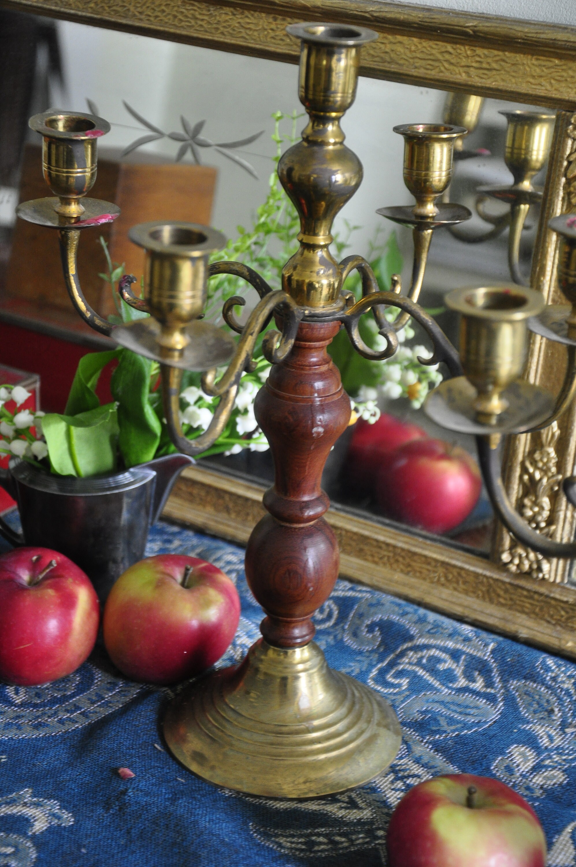 Conjunto de candelabros de latón y madera vintage | Etsy