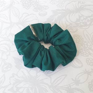 Scrunchies verts, scrunchies faits à la main, cravates de cheveux pour fille