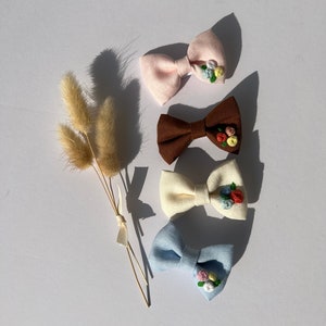 Handstickerei Mini Haarspangen für Kleinkinder, Mini Schleifen, Baby Schleifen, Kleinkind Schleifen, Schleifen für Mädchen.
