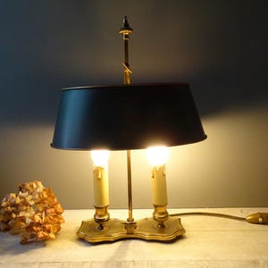 Lámpara Bouillotte francesa antigua de latón y tole verde, 2 luces, lámpara de escritorio, lámpara de biblioteca.
