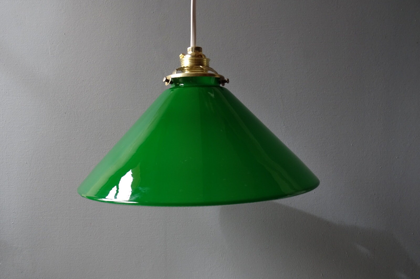 Ancien Français Green Opaline Glass Ceiling Light Lamp, Des Années 1930
