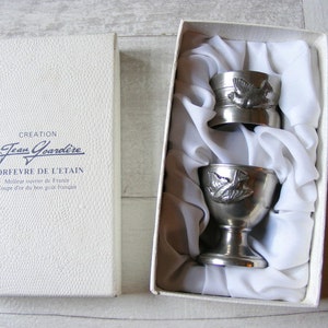 Juego de huevera y servilletero vintage francés de peltre - Jean Goardère Bird Decor