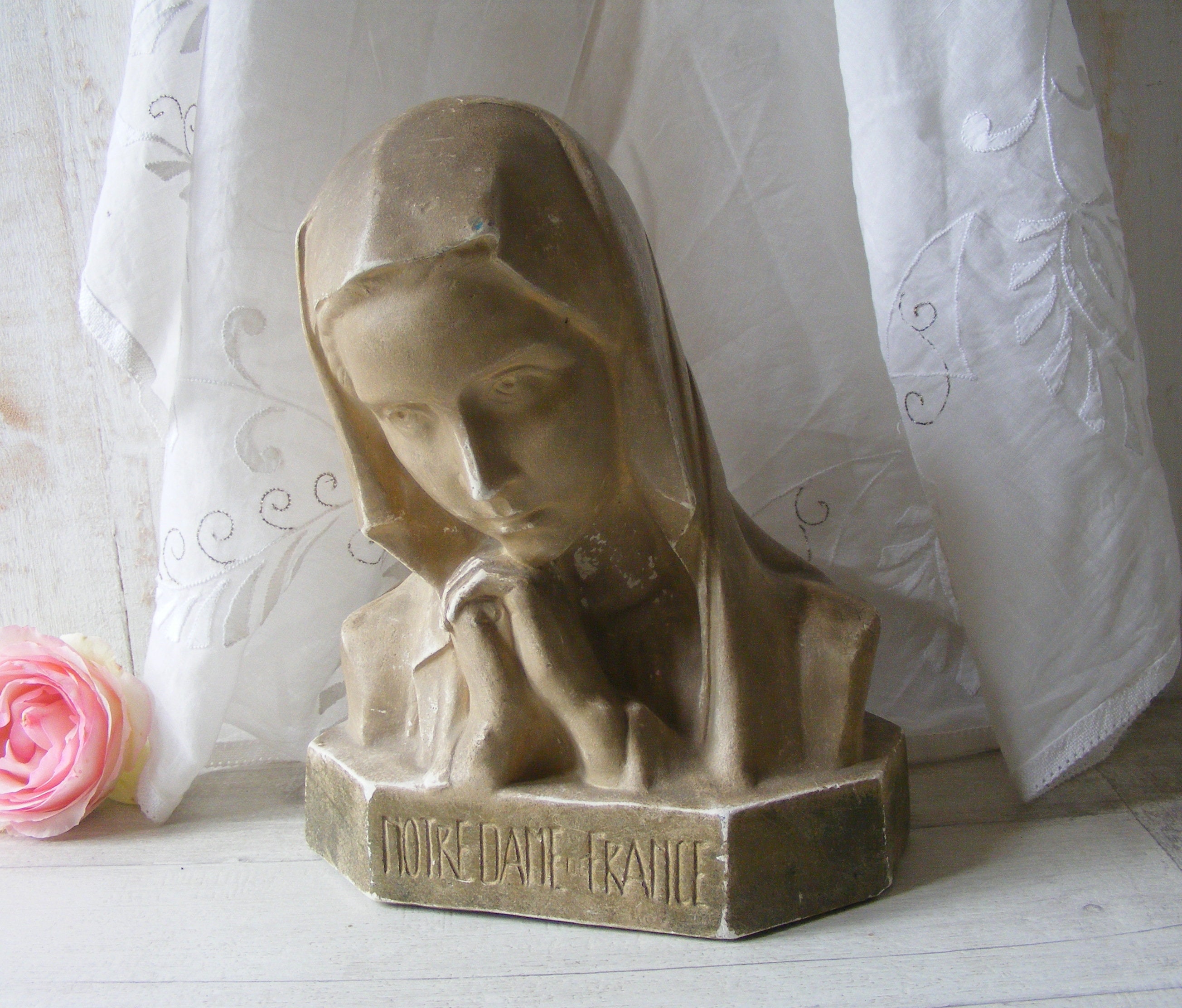 Grand Buste Antique en Plâtre de La Vierge Marie, Notre-Dame France, Signé Jeanne Ferrez.