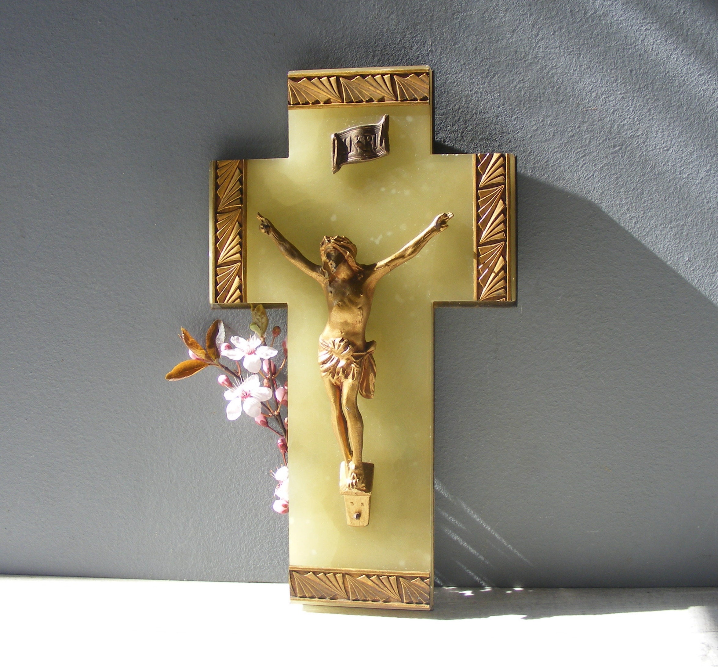 Grand Crucifix Antique