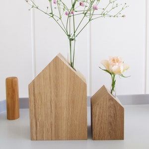 Oak flower house in two sizes