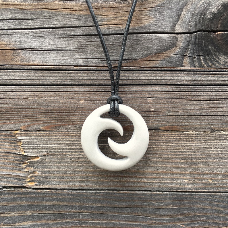 Collier, Kette mit EM-Keramik, Maori Symbol, Effektive Mikroorganismen Bild 5