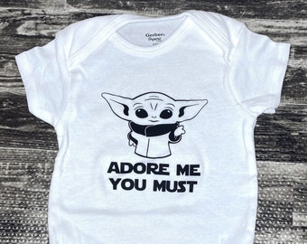 Mono "Adórame, debes"/Mono de bebé extraterrestre