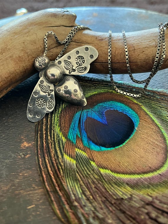 Sterling bee pendant necklace