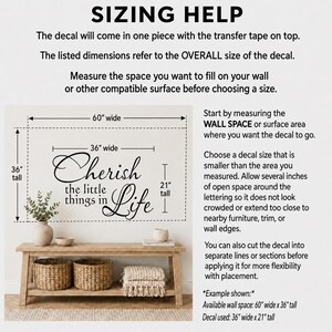 K&ouml;nnte beinhalten: Ein Wandaufkleber-Gr&ouml;&szlig;enleitfaden mit dem schwarzen Text Cherish the little things in Life. Die Grafik zeigt Ma&szlig;e von 36 Zoll Breite und 21 Zoll H&ouml;he f&uuml;r den Aufkleber innerhalb einer Wandfl&auml;che von 60 Zoll Breite und 36 Zoll H&ouml;he.