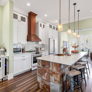 Reclaimed Barn Tin Tile: Rusty Silver Metal Roofing, Patina Finish