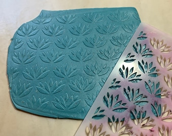 Clay stencil lotusbloemen stencil mylar textuur mat polymeerklei hanger sieraden oorbellen keramiek papier mixed media gelli plate