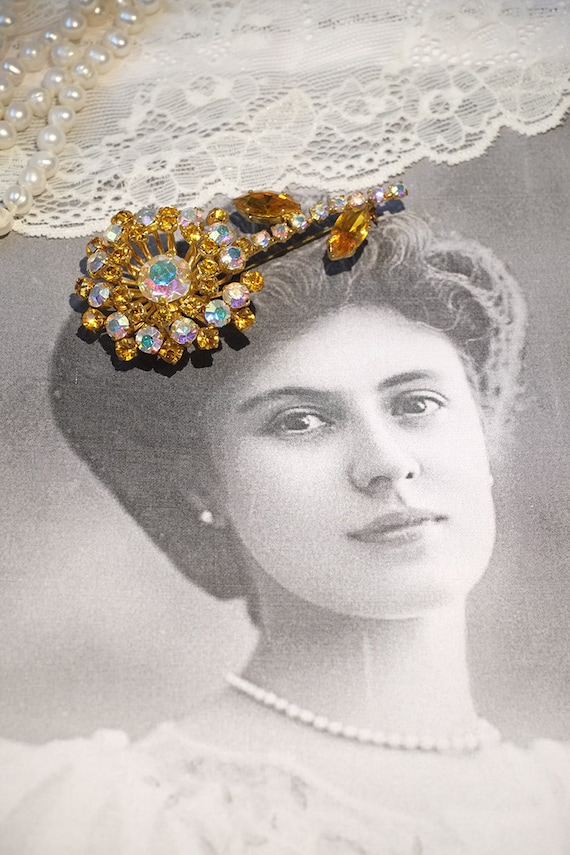 Heirloom brooch sale