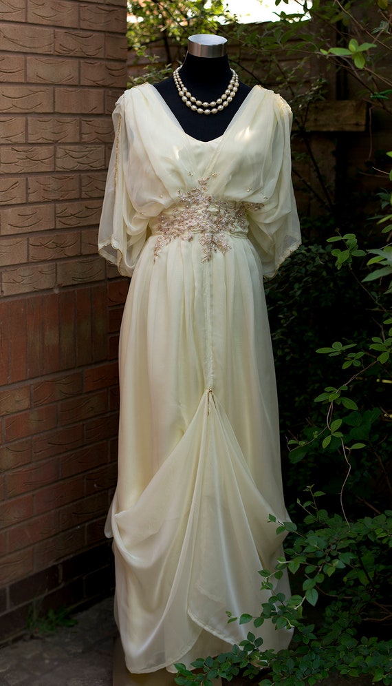 Victorian Wedding Dresses, Patterns, Shoes, Accessories Cream Edwardian wedding dress Downton Abbey Steampunk Alernative wedding dress Yellow dress Mother of Bride dress Titanic wedding 0-26 US $406.35 AT vintagedancer.com