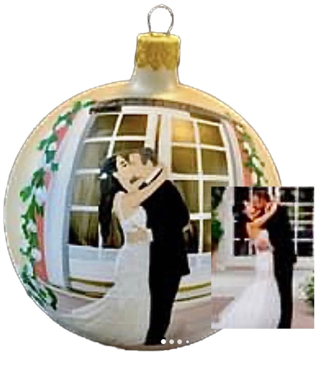 Elegant Wedding Glass Blown Ornaments for Timeless Decor