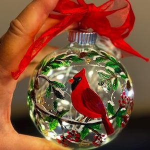 Beleuchtete Lichterkette mit schönem Weihnachtsmotiv, roter Kardinal, handgemalt auf Glas, Birken, Kardinal,