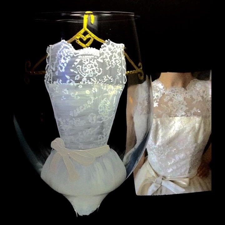 Wedding Dress Wine Glass Wedding Dress Champagne Flute, Painted Wedding  Dress, Custom Wedding Dress, Painted Wedding Dress - Etsy Israel