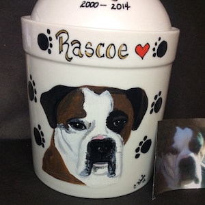 Urna para mascotas pintada a medida