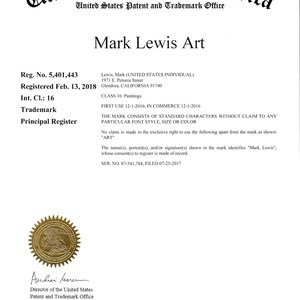Pu&ograve; includere: Un certificato dell'Ufficio brevetti e marchi degli Stati Uniti per il marchio "Mark Lewis Art". Il certificato &egrave; datato 13 febbraio 2018 e riporta il numero di registrazione 5.401.443. Il certificato include anche il nome e l'indirizzo del titolare del marchio, Mark Lewis, e la classe di beni o servizi coperti dal marchio, che sono i dipinti.