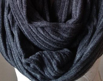 Women's Chunky scarf, Gray Knit Infinity Scarf, Winter scarf, Warm scarf, women's winter scarves, Gray scarf, women's scarves, Gift for her