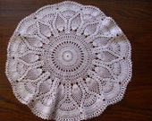 Vintage 16 quot Round Doily, White Crocheted Doily, Pineapple Pattern, Round Table Doily, Round Crocheted Doily, Round Lace Doily, Table Linen