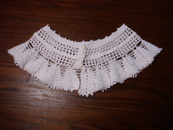 Vintage White Crochet Collar, Handmade Lace Collar