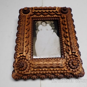 Handcarved  Wood Tramp Art Frame, Wood Picture Frame, Folk Art Frame, 4 X 6 Frame, Chip Carved Frame, Wood Photo Frame