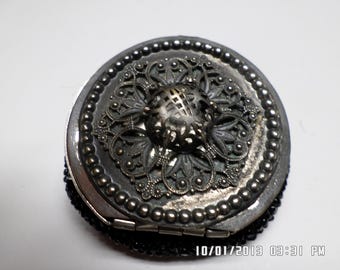 Vintage Art Deco Compact, Filigree Embossed Lid, Beaded Mesh Pouch