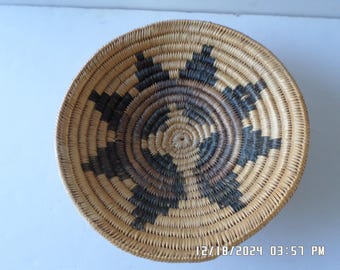 Vintage Navajo Coiled Basket Tray, Handwoven 8 Point Design