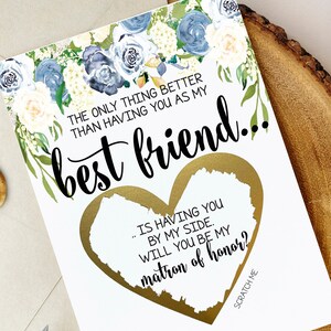 Proposta de Matrona de Honra Cartão de raspar para melhor amiga | Cartão de pedido da dama de honra A única coisa Bestie Maid Matron of Honor Blue Hydrangea