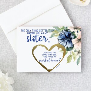 Mädchen EhrungSantrag für Schwester Scratch Off Card - Will you be my bridesmaid - The Only Thing Better Matron - Blumenmädchen - Navy Blush BRI