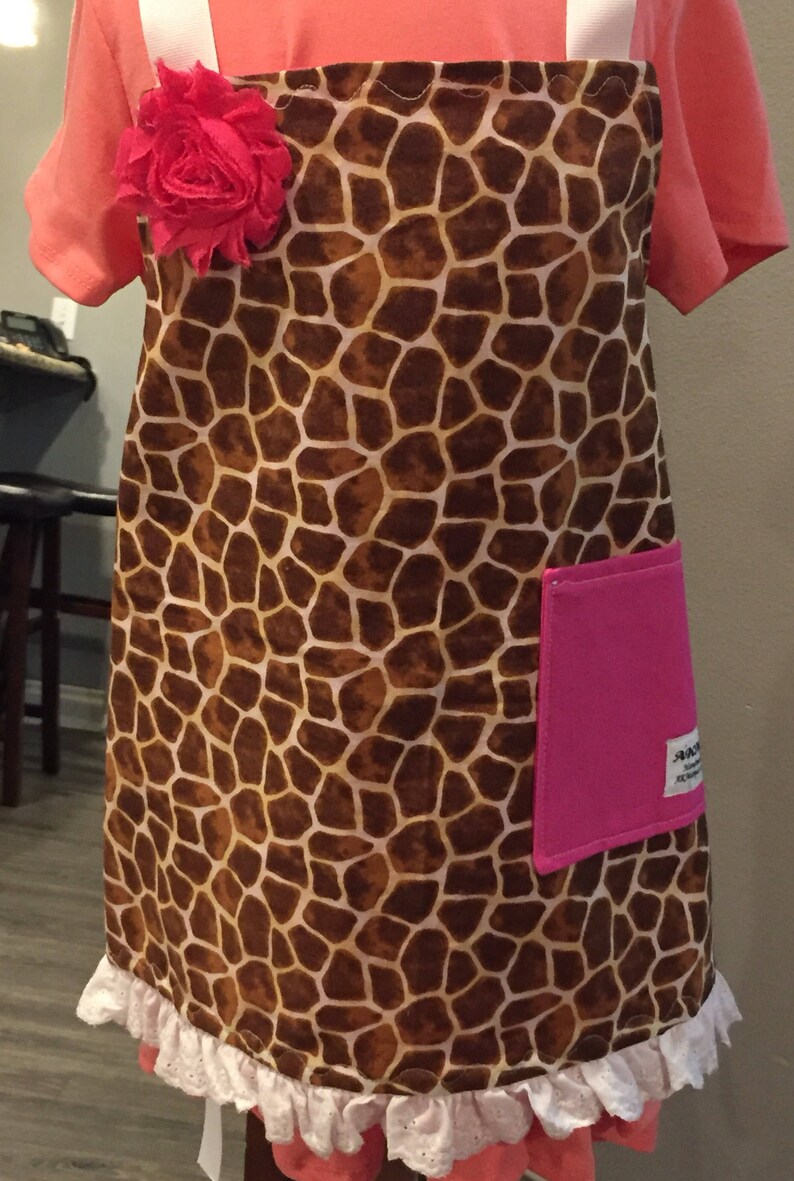 Little Girls Giraffe and Hot Pink Apron