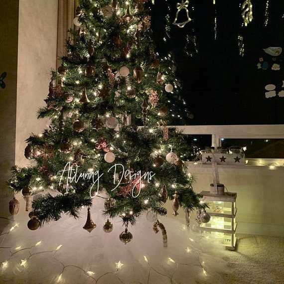 White tulle top tree skirt