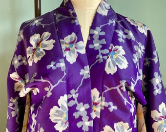 Antieke zijden Meisen kimono met paarse ikat bloemenprint, vintage Japanse haori