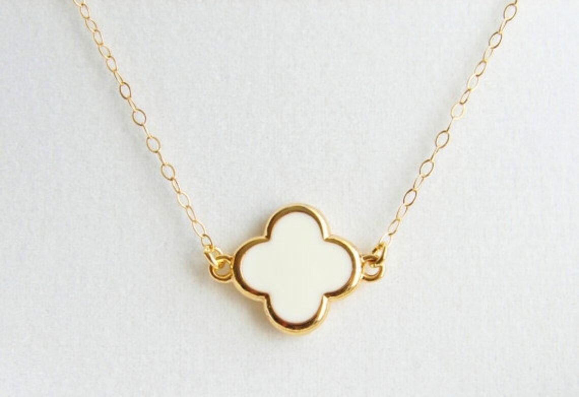 Clover Pendant Necklace White Etsy