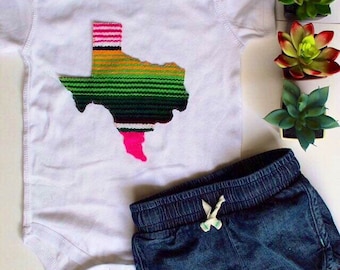 ¡Cualquier estado! Body de una pieza con diseño de sarape.