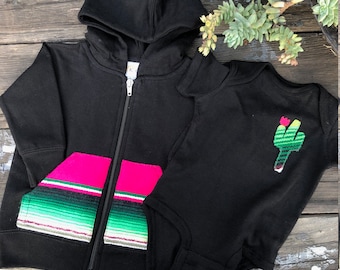 ¡PROMOCIÓN! Bolsillos de sarape y cactus - Conjunto de bebé con cremallera y enterizo (¡a mitad de precio!)